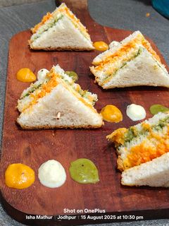 इंस्टेंट तिरंगा सैंडविच रेसिपी मुख्य फोटो