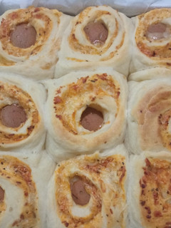 Foto resep Roti Gulung Keju Sosis (Sausage Cheese Roll Bread)