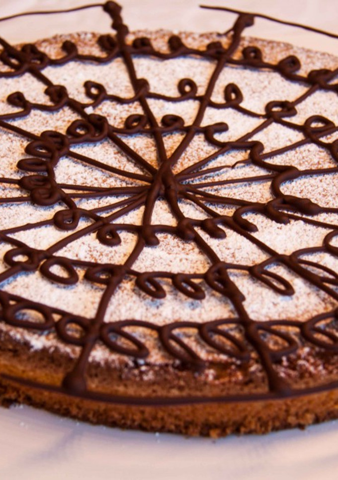 Una foto de Tarta de almendra o de Santiago