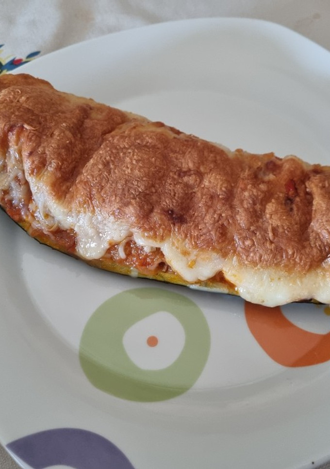 Una foto de Calabacín relleno de atún