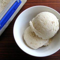 A picture of Banana Yoghurt Ice Cream.