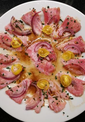 Una foto de Sashimi de atún