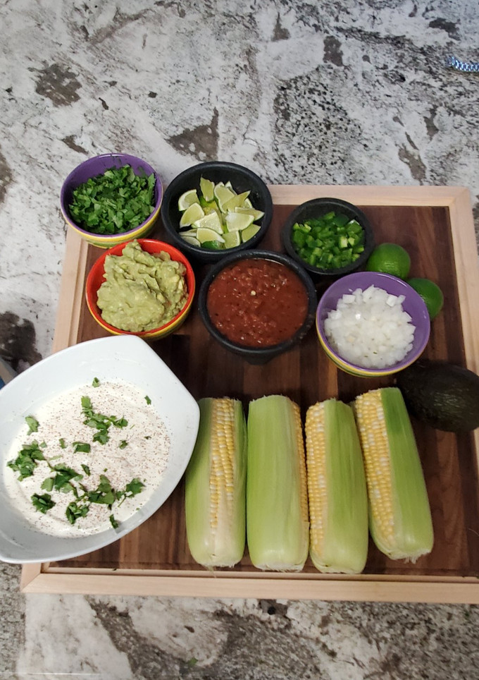 A picture of Vavo's Elote Sauce.