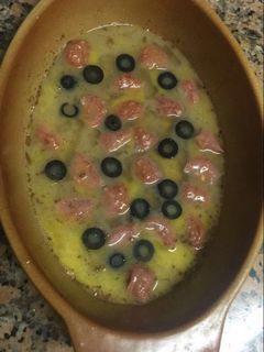 صورة لوصفة اومليت بالنقانق والزيتون دايت