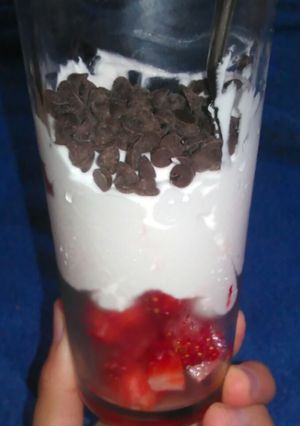 Una foto de 🌌🍓Rica fresa con crema para consentir 🍓🍦
