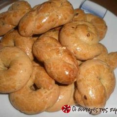 A picture of Delicious almond koulourakia.