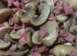 Foto principal de Revuelto de Champiñones y Jamón (Directo en Jarra)