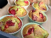 Una foto de airfryer muffins