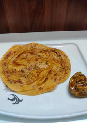 A picture of Masaledar lacha paratha.