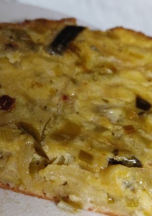 Una foto de Tarta de puerro y cebolla