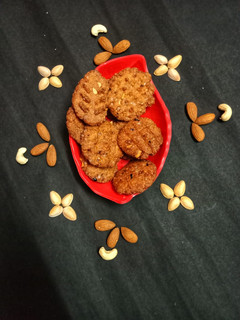 बिहार का फेम्स ठेकुआ (Thekua Recipe In Hindi) रेसिपी मुख्य फोटो