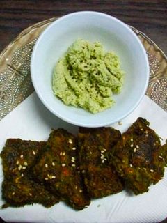 कोथिंबीर वडी (kothimbir vadi recipe in marathi) रेसिपी चे मुख्य फोटो