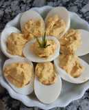 Huevos rellenos (Ideal para hacer con los niños!)