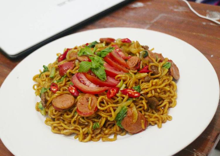 Mie goreng beef dan sosis