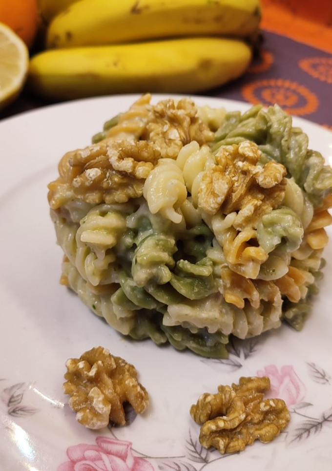 Una foto de Pasta al pesto de calabacín y nueces