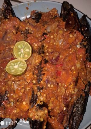 Foto resep Pecak ikan asap kembung bikin nafsu makan