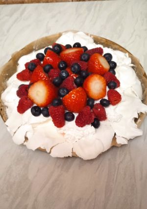 O poză a rețetei Prăjitură Pavlova.