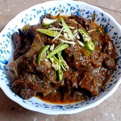 A picture of Bhuna gosht.