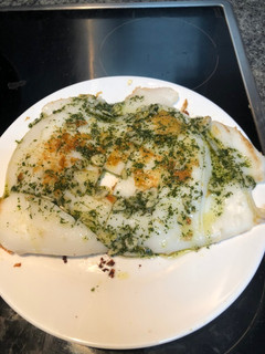 Una foto de Sepia a la plancha a la salsa verde