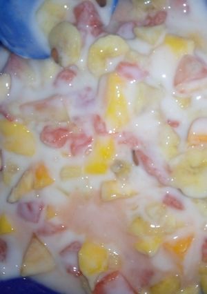 Fruit salad ainihin hoton girkin