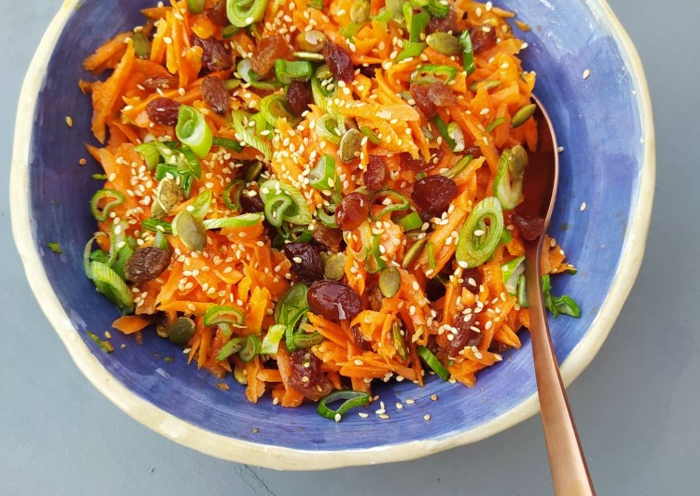 Ensalada de zanahorias y pasas