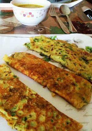 A picture of Oats spring Onion dosa.