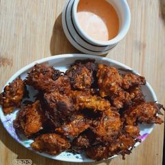 A picture of Chinese pakoda.