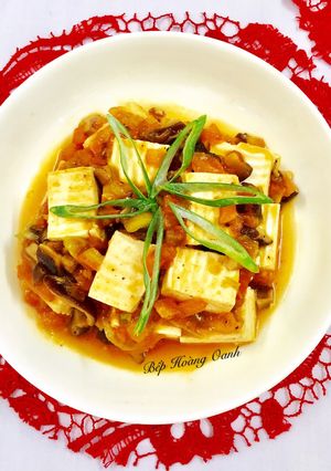 Hình của món Đậu Hủ Sốt Nấm Cà Chua Chay.