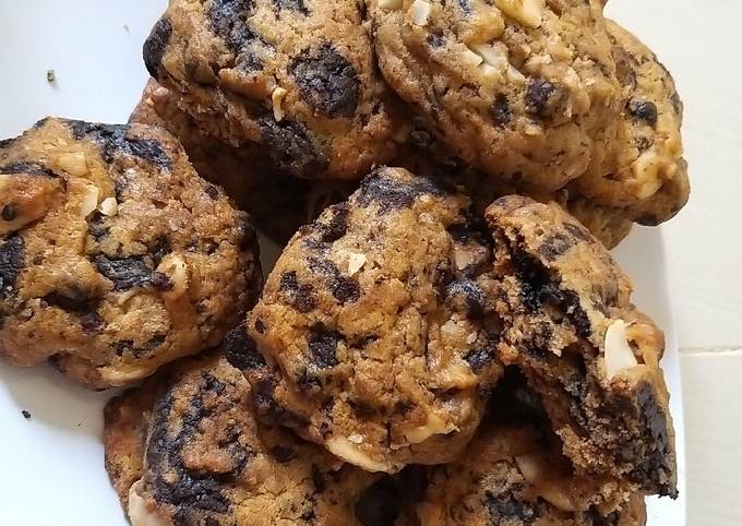 Bagaimana Membuat Choco chip almond Cookies Anti Gagal