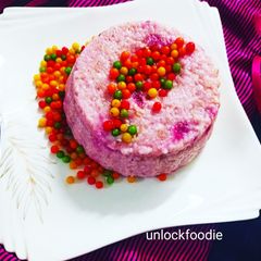 Strawberry 🍓 flavour bread 🍞 pudding A picture of Strawberry 🍓 flavour bread 🍞 pudding.