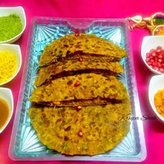 A picture of Thepla dabeli sandwich.