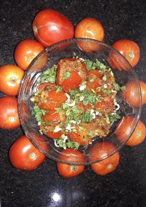 ભરેલા ટામેટાનું શાક(Stuff Tomato Shaak Recipe in Gujarati) રેસીપી મુખ્ય ફોટો