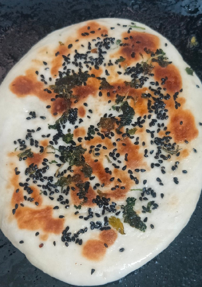 ચીઝ બટર નાન (cheese butter naan in recipe in Gujarati) રેસીપી મુખ્ય ફોટો