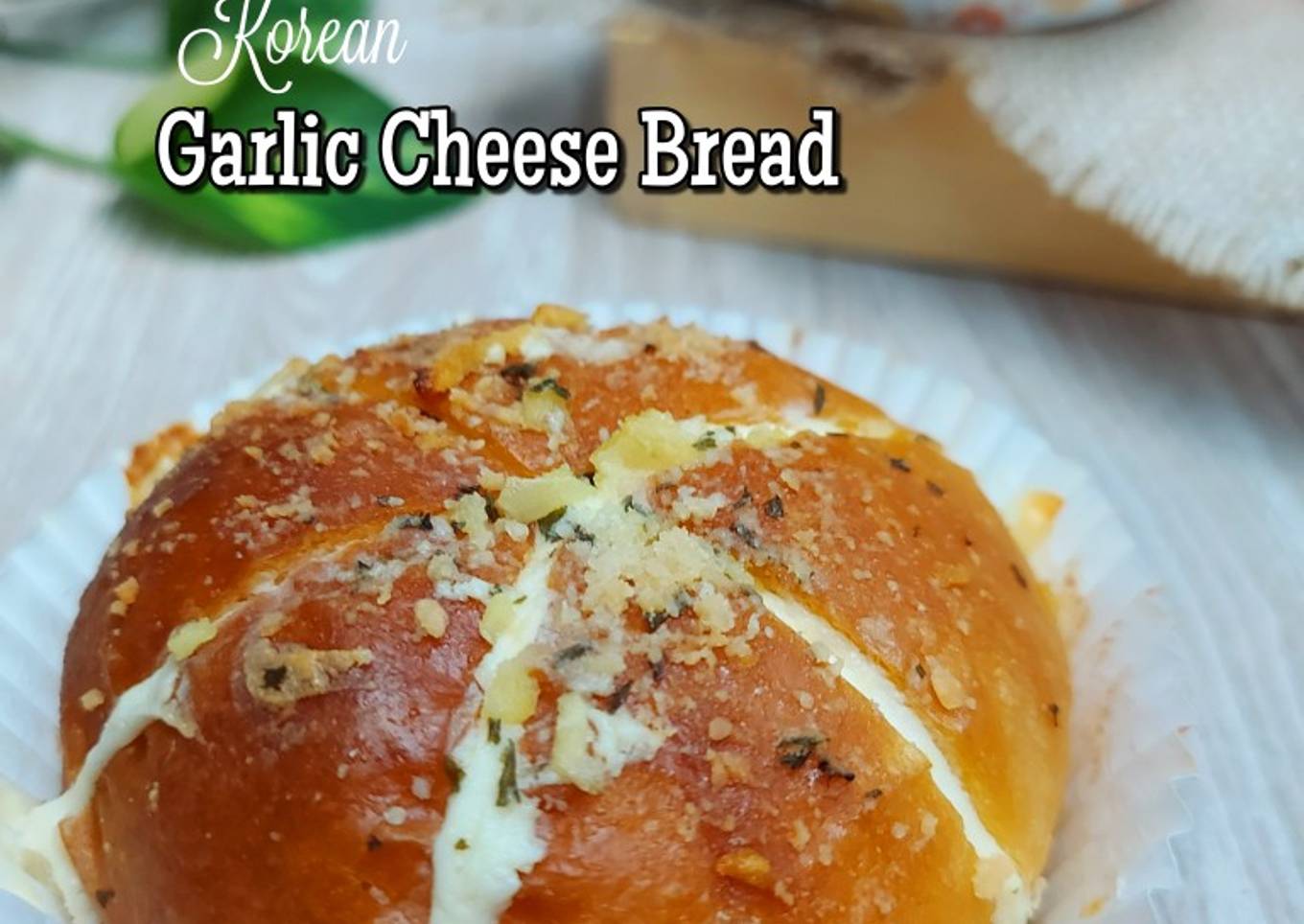Korean Garlic Cheese Bread