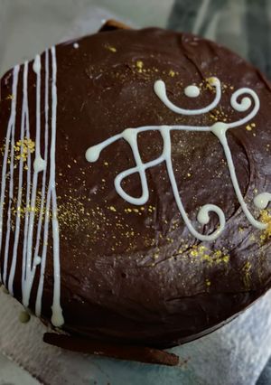 A picture of Dark Chocolate Ganache Cake.