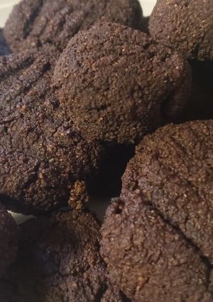 A picture of Decadent Keto Brownie Bombs.
