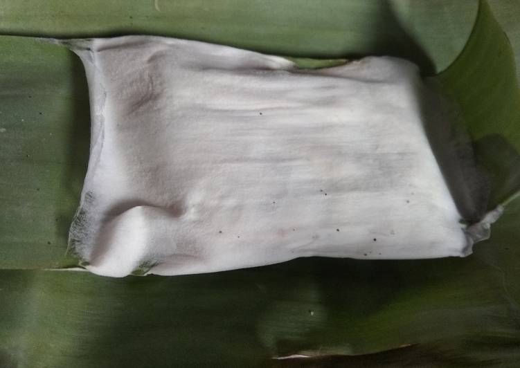 Bagaimana Menyiapkan Tempe bungkus daun Anti Gagal