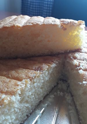 Una foto de Torta de coco húmeda