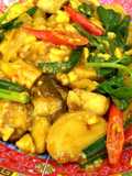 เห็ดออรินจิผัดผงกะหรี่ (มังสวิรัติ)