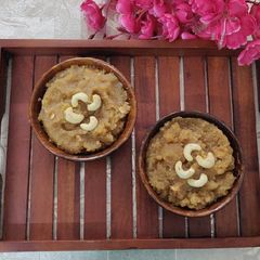 A picture of Sooji ka Halwa.