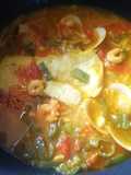 Sopa de merluza y almejas blancas