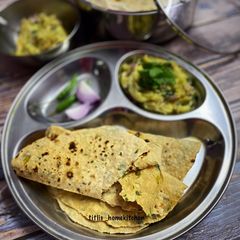 Methi Roti A picture of Methi Roti.