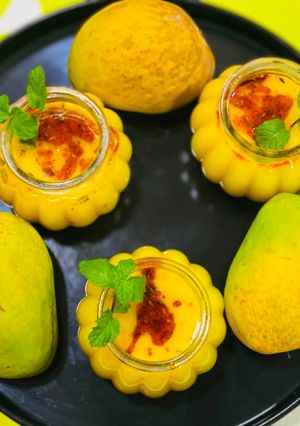 आम का पारंपरिक शरबत (Aam ka Paramparik sharbat recipe in Hindi) रेसिपी मुख्य फोटो