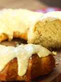 Bolo de milho com cobertura de curau