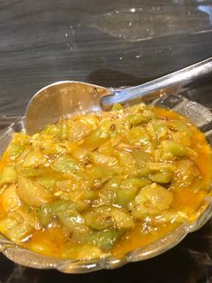 रसेदार तुरई (Rasedar turai recipe in Hindi) रेसिपी मुख्य फोटो