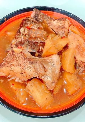 Hình của món Cá kho dứa.