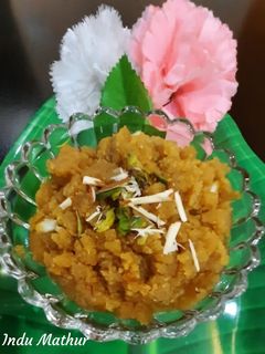 मूंग दाल का हलवा (Moong Dal ka Halwa recipe in Hindi) रेसिपी मुख्य फोटो