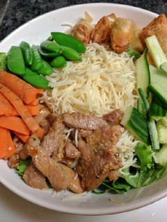 A picture of Vietnamese Noodle salad/bowl.