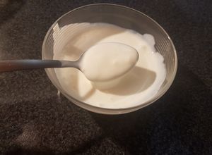 Una foto de Yogur natural casero sin máquina