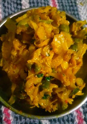 पत्ता गोभी मटर की सब्जी (patta gobhi matar ki sabzi recipe in Hindi) रेसिपी मुख्य फोटो